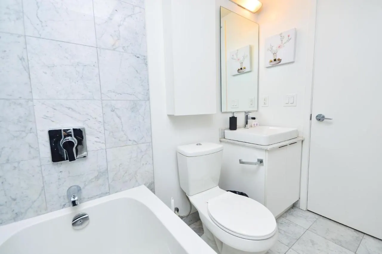 Downtown Toronto Condo Near Cn Tower 0*,