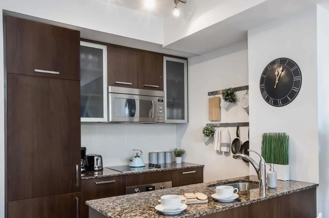 Apartment Downtown Toronto Condo Near Cn Tower