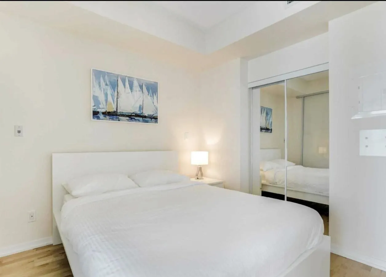 Downtown Toronto Condo Near Cn Tower 0*,