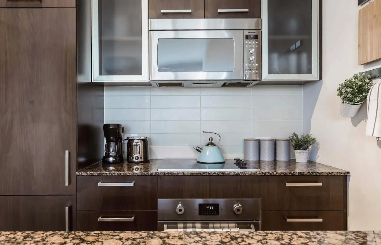 Apartment Downtown Toronto Condo Near Cn Tower Canada