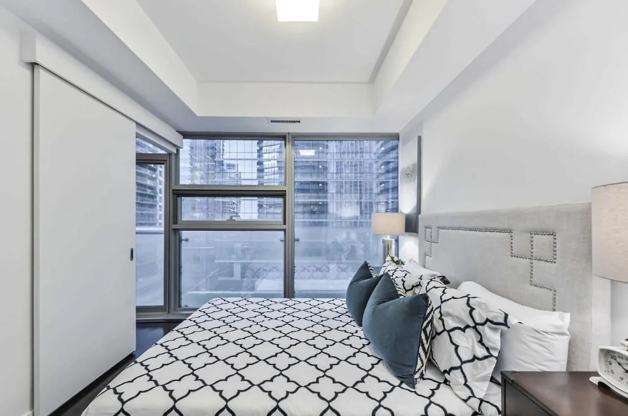 Downtown Toronto Condo Near Cn Tower Canada