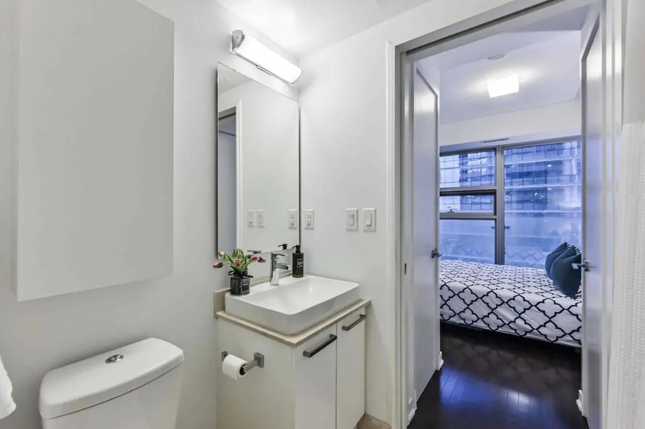 Apartment Downtown Toronto Condo Near Cn Tower Canada