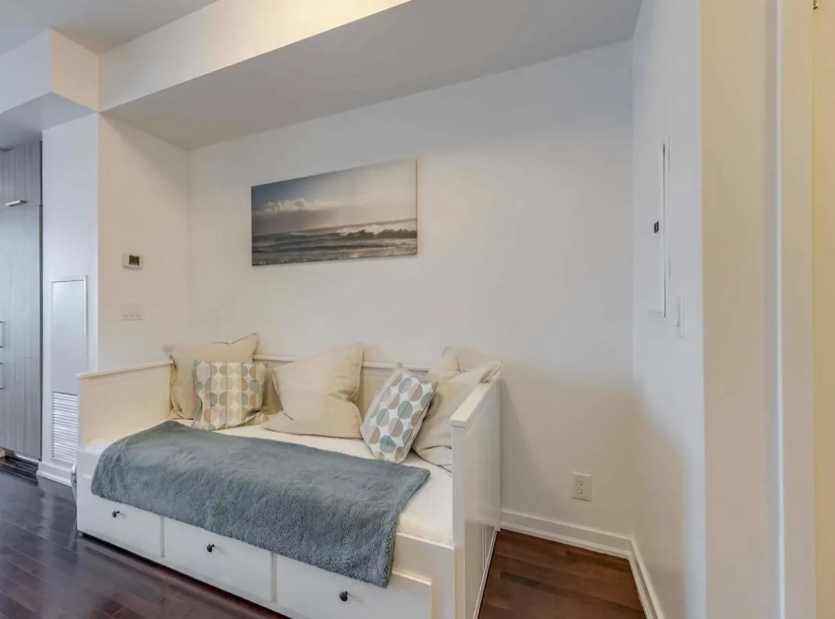 Downtown Toronto Condo Near Cn Tower 0*,  Canada