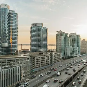Apartment Luxury 2-bedroom Parking, View Of Cn Tower, Toronto